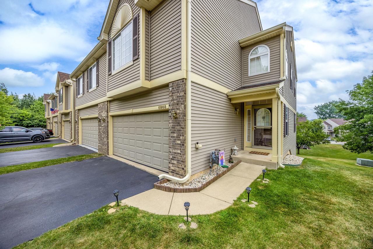 6968 Brightwater Dr., Fox Lake, IL 60020