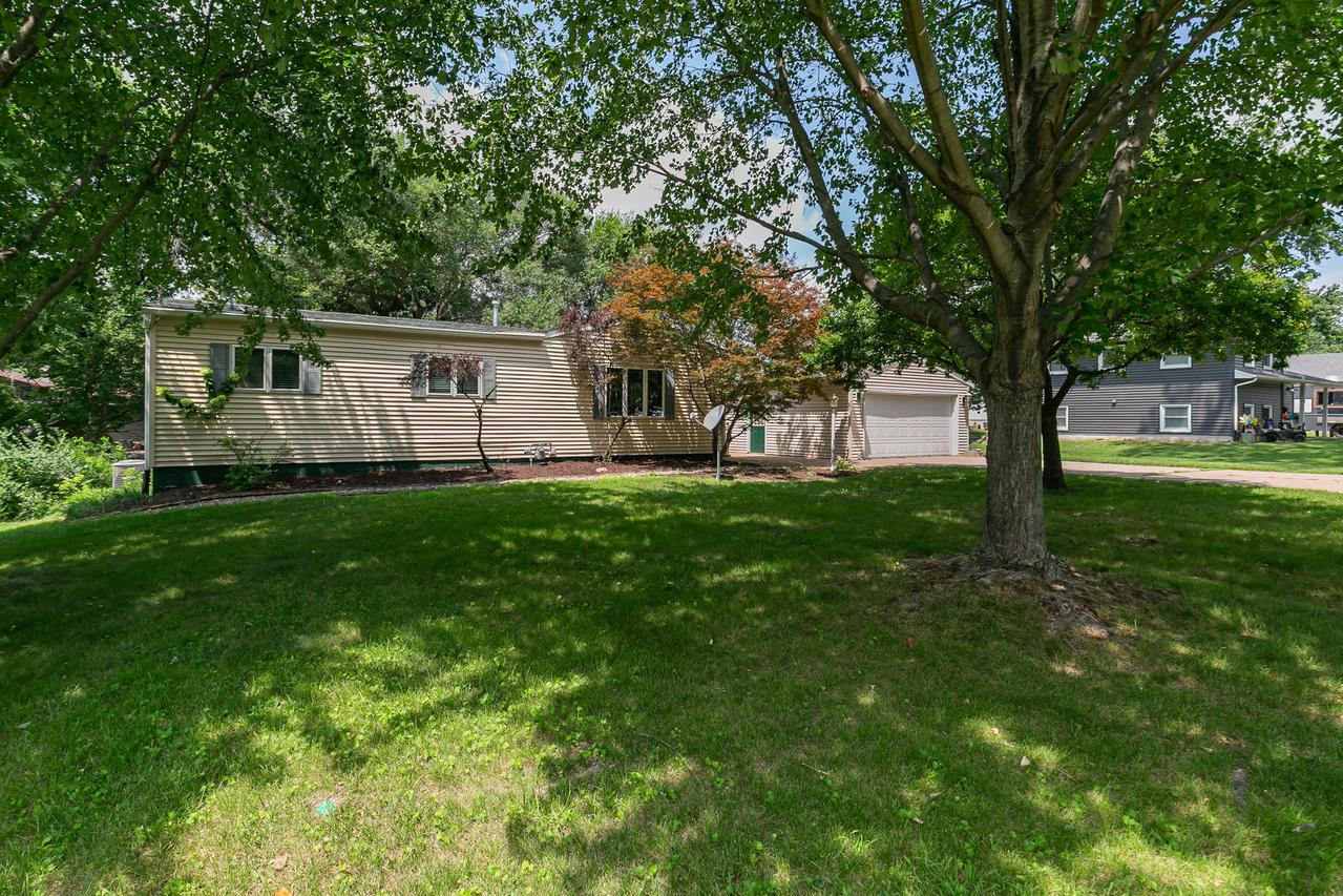 3325 40th St., Moline, IL 61265