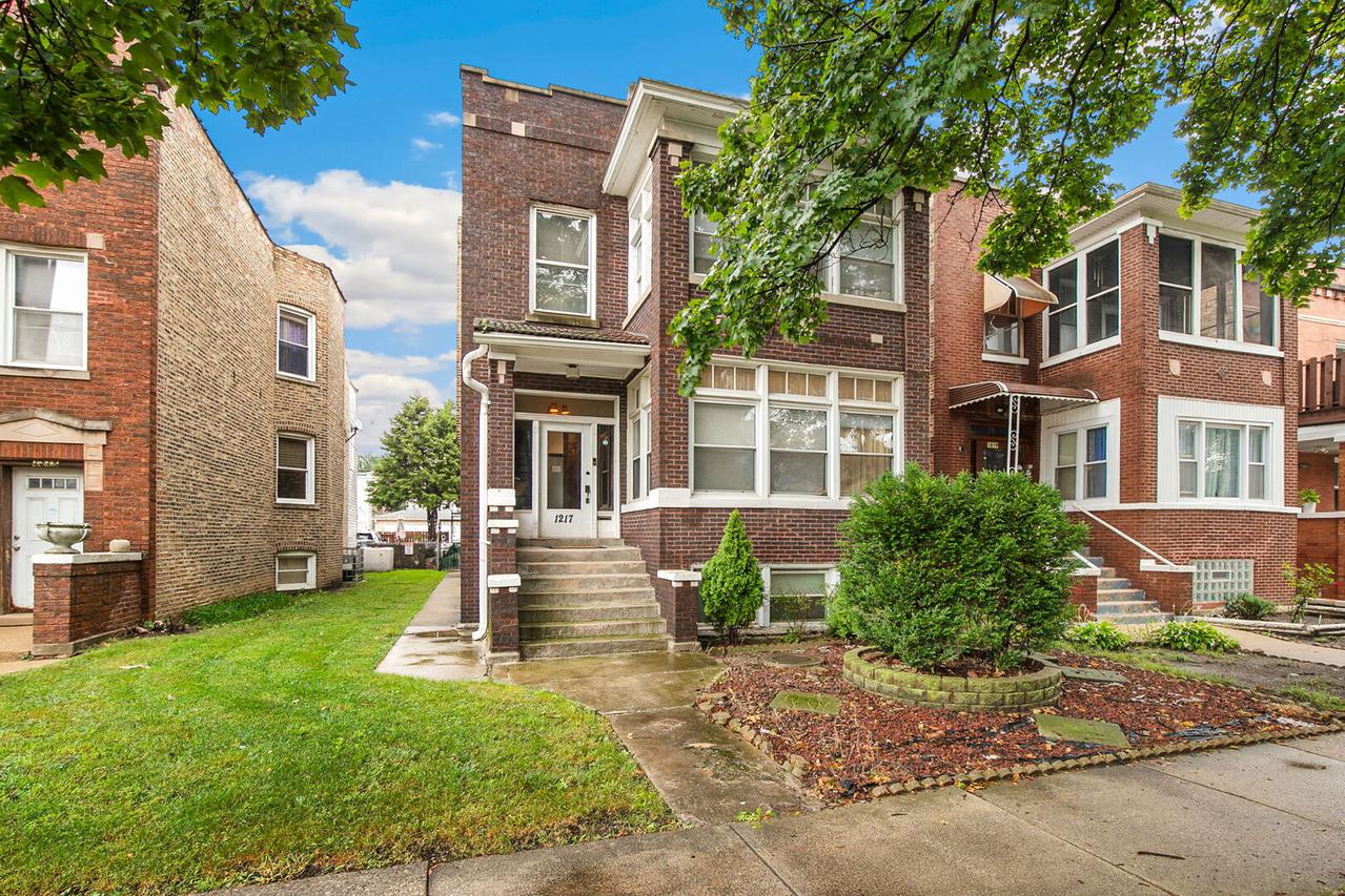 1217 S Austin Blvd., Cicero, IL 60804