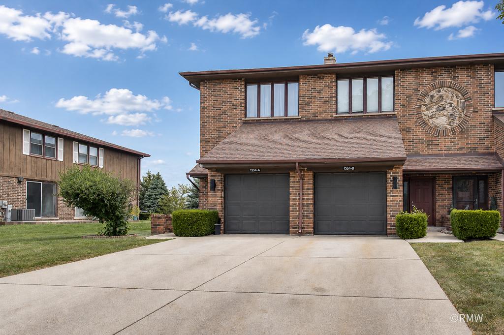 1354 W Byron Ave. #B, Addison, IL 60101