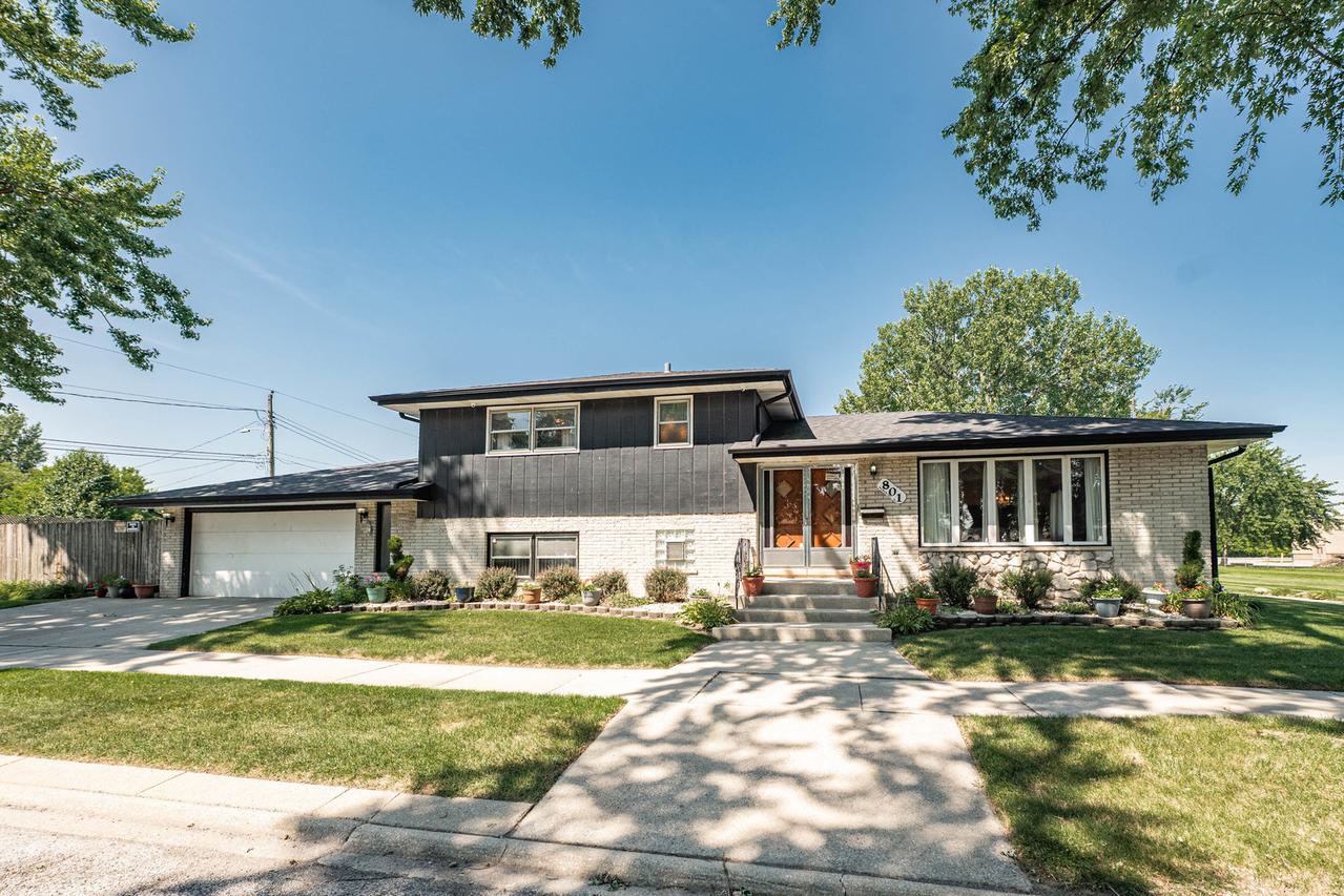 801 Memorial Dr., Calumet City, IL 60409