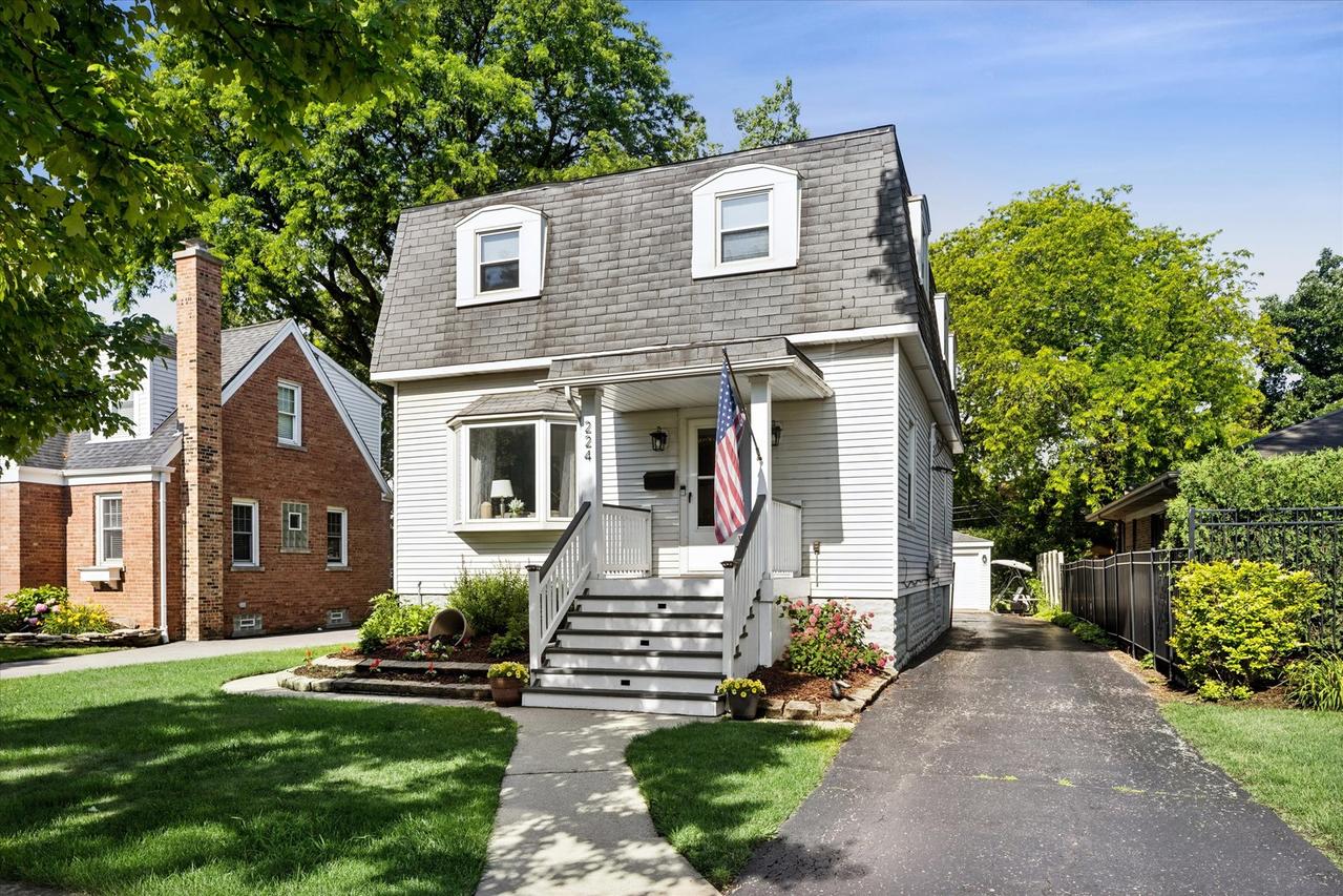 224 N Highland Ave., Elmhurst, IL 60126