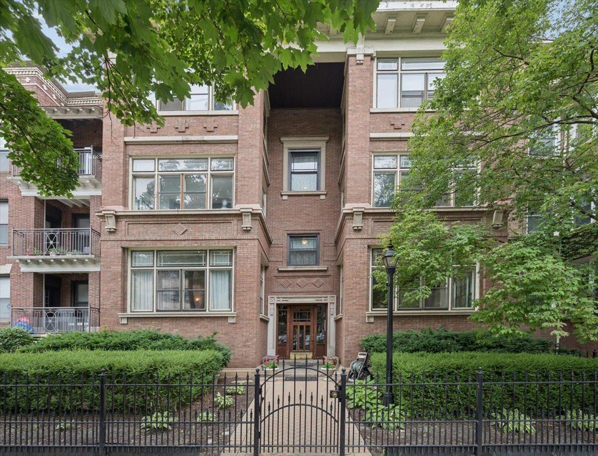 5522 S Everett Ave. #1, Chicago, IL 60637