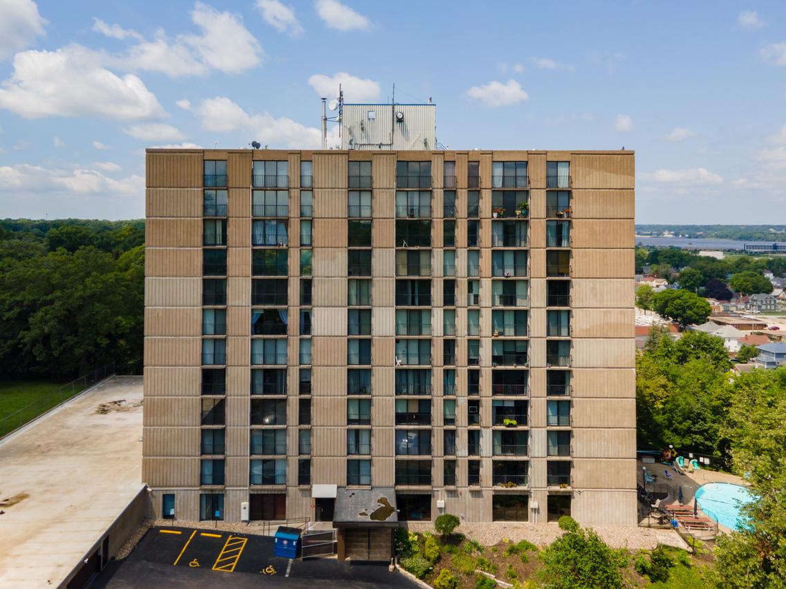 1800 7th St. #8F, East Moline, IL 61244