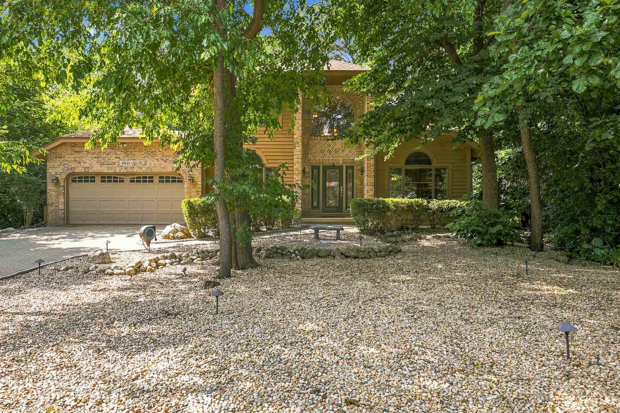 4821 Deepwood Ln., Palatine, IL 60067