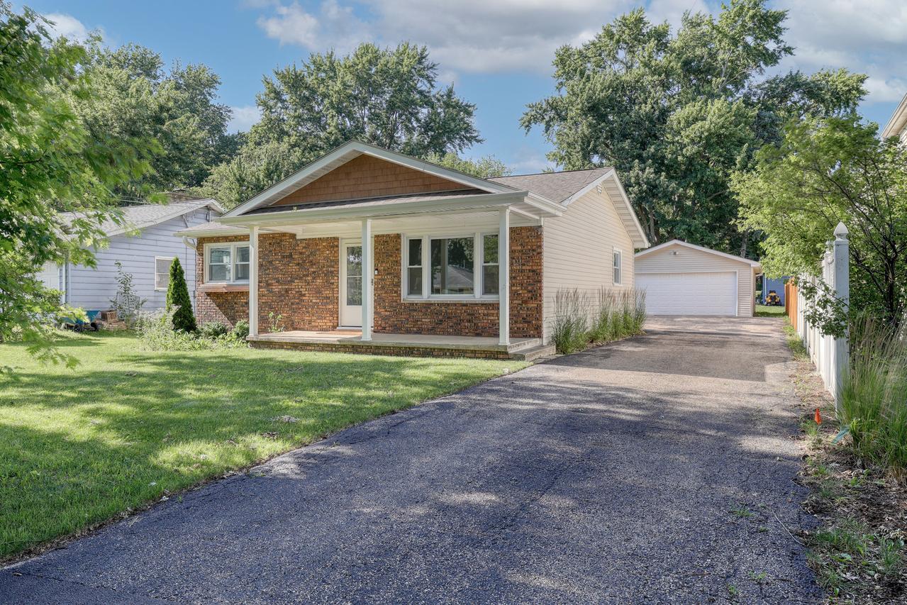 330 E Shannon St., Elburn, IL 60119
