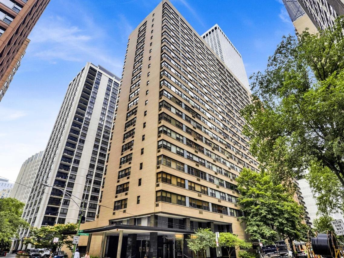 850 N Dewitt Pl. #7K, Chicago, IL 60611
