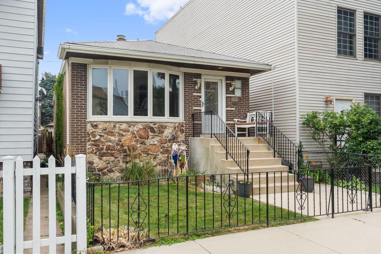 3753 S Emerald Ave., Chicago, IL 60609