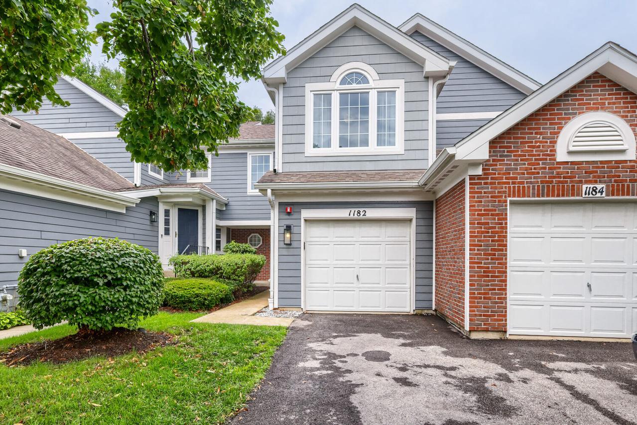 1182 Harbor Ct., Glendale Heights, IL 60139