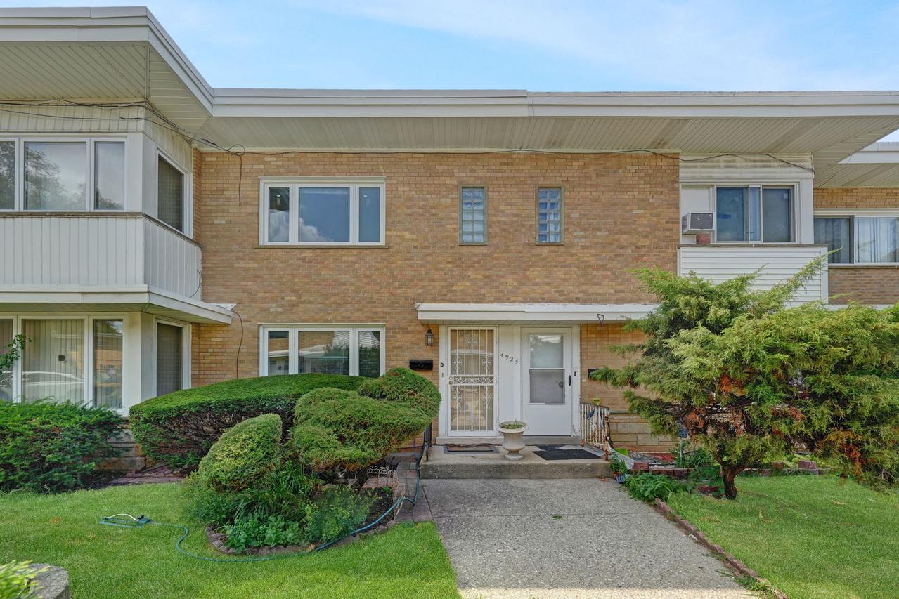 4925 Carol St. #D, Skokie, IL 60077