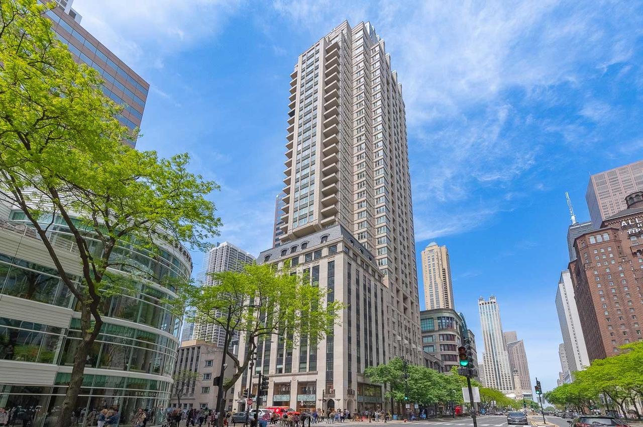 118 E Erie St. #18D, Chicago, IL 60611