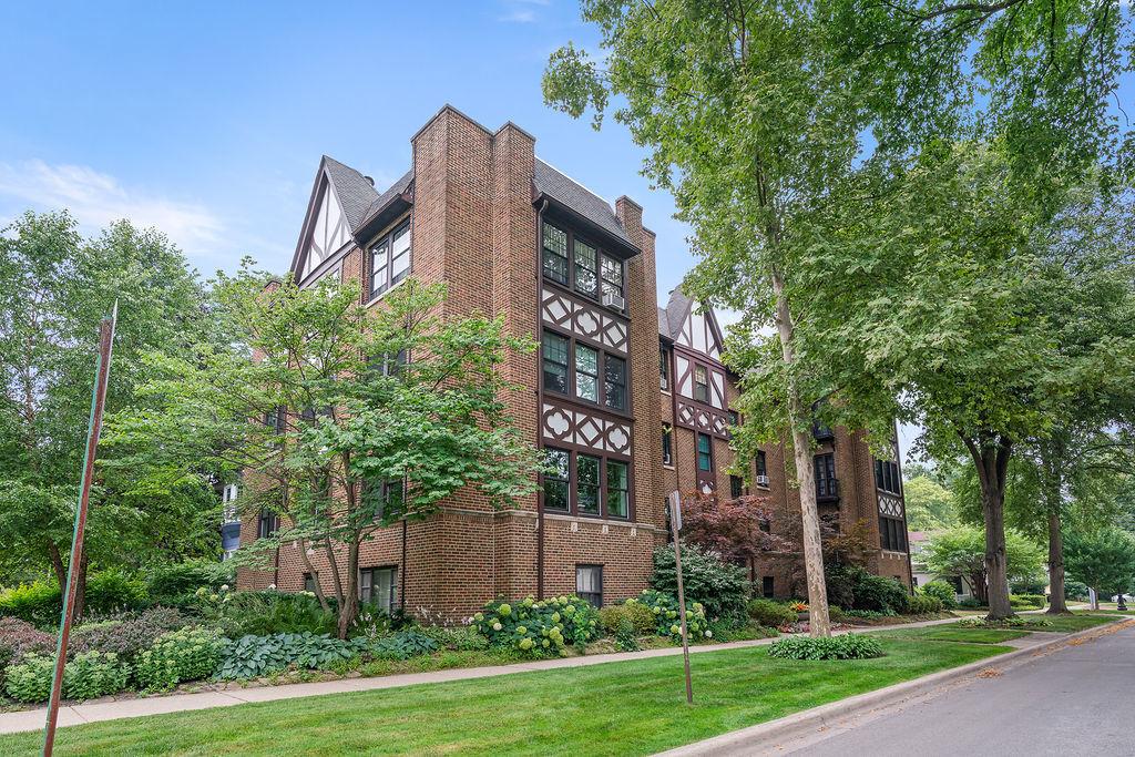 1920 Lincoln St. #3S, Evanston, IL 60201