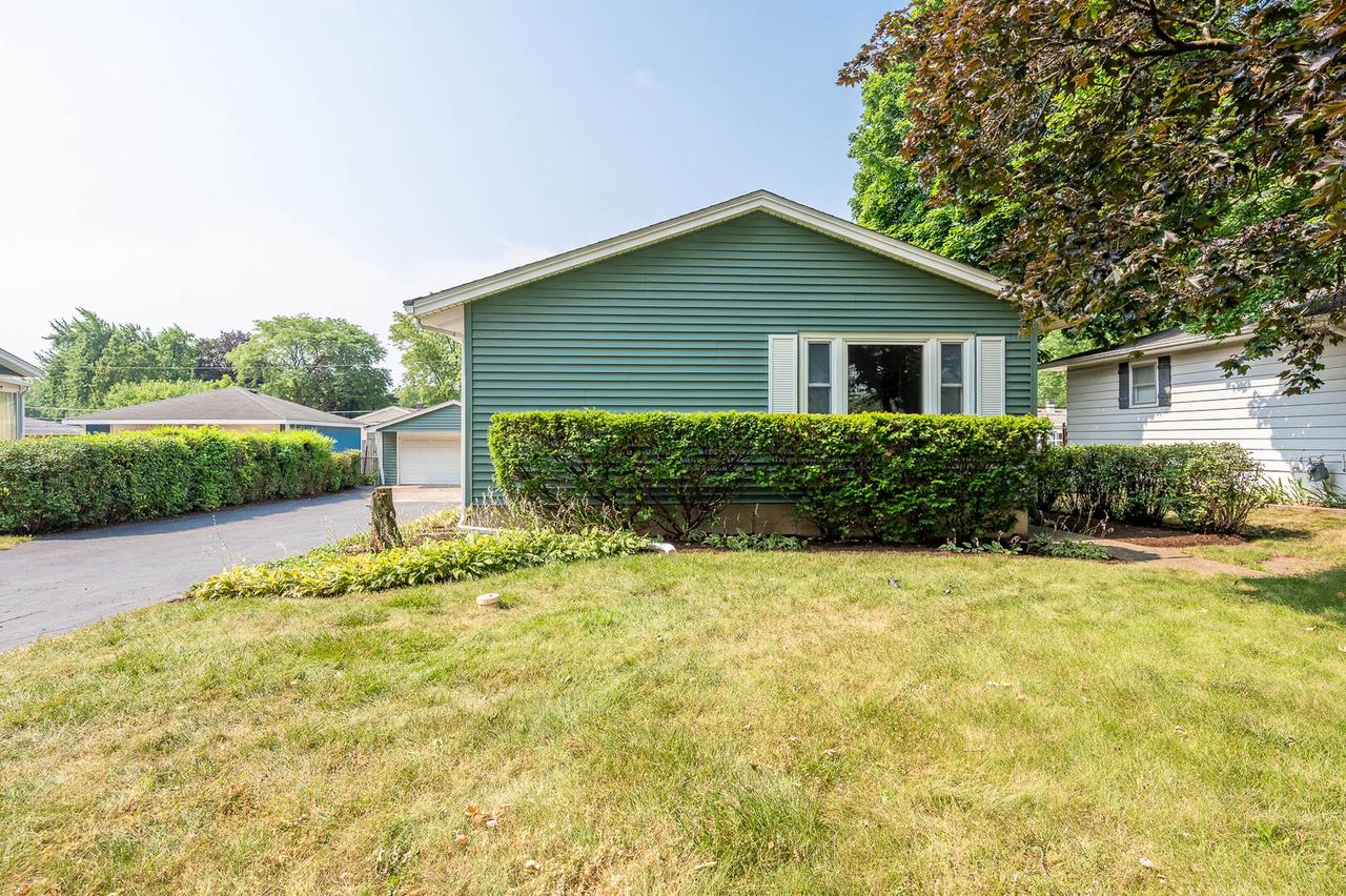 2203 Kirchoff Rd., Rolling Meadows, IL 60008
