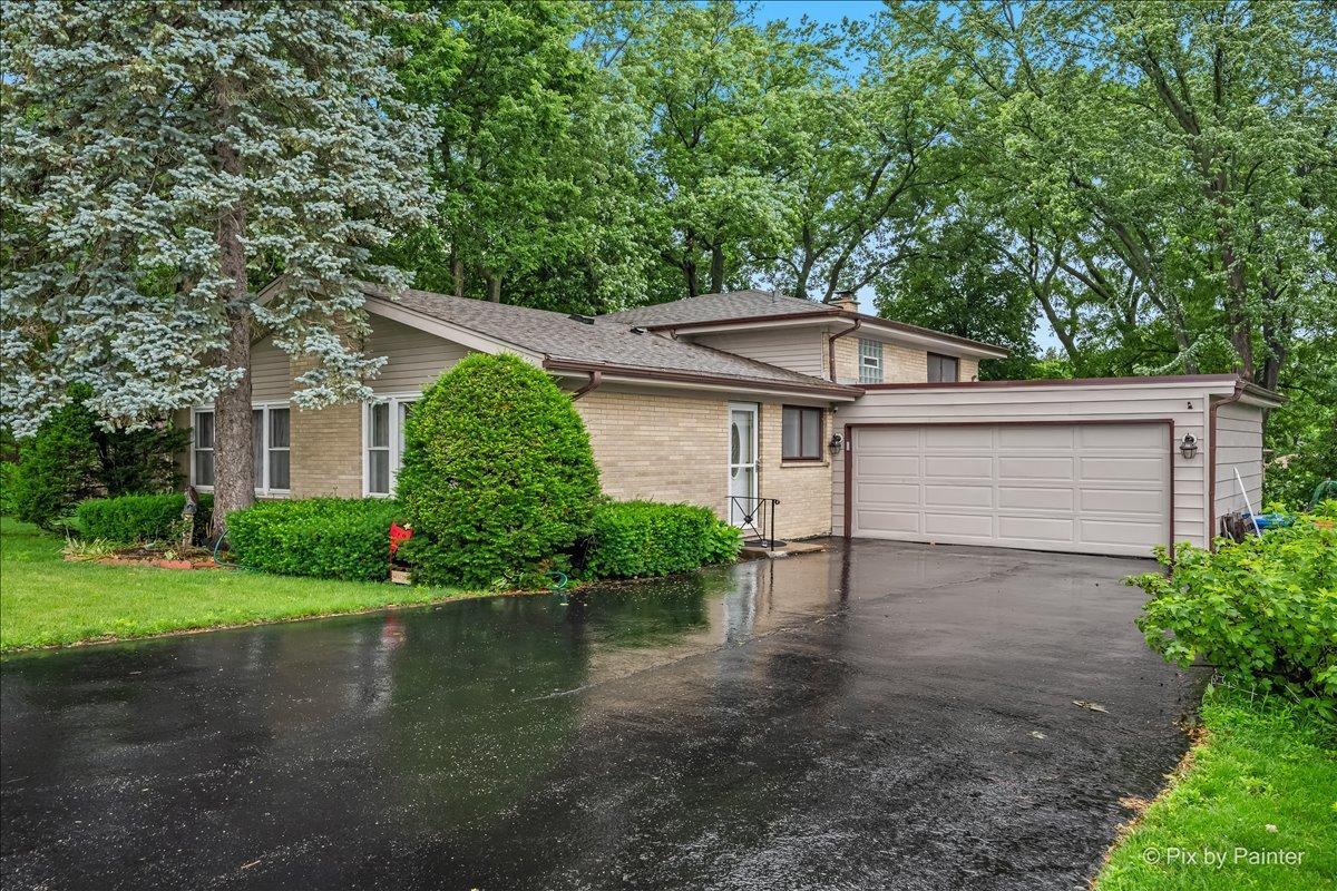2530 Old Glenview Rd., Wilmette, IL 60091
