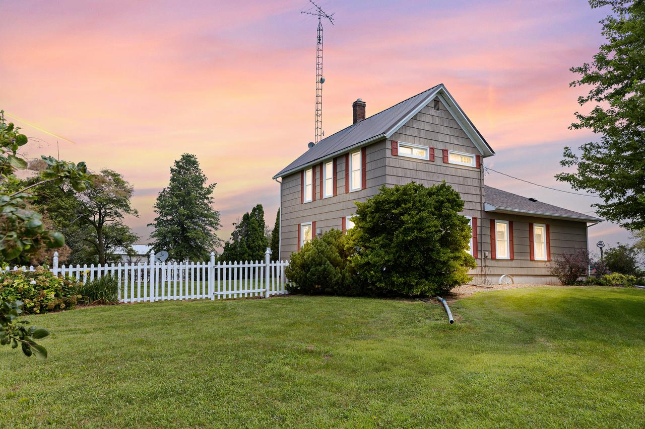 1066 E 1100 North Rd., Onarga, IL 60955