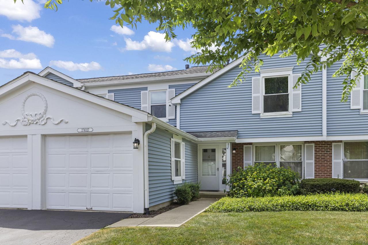 27W327 Providence Ln., Winfield, IL 60190