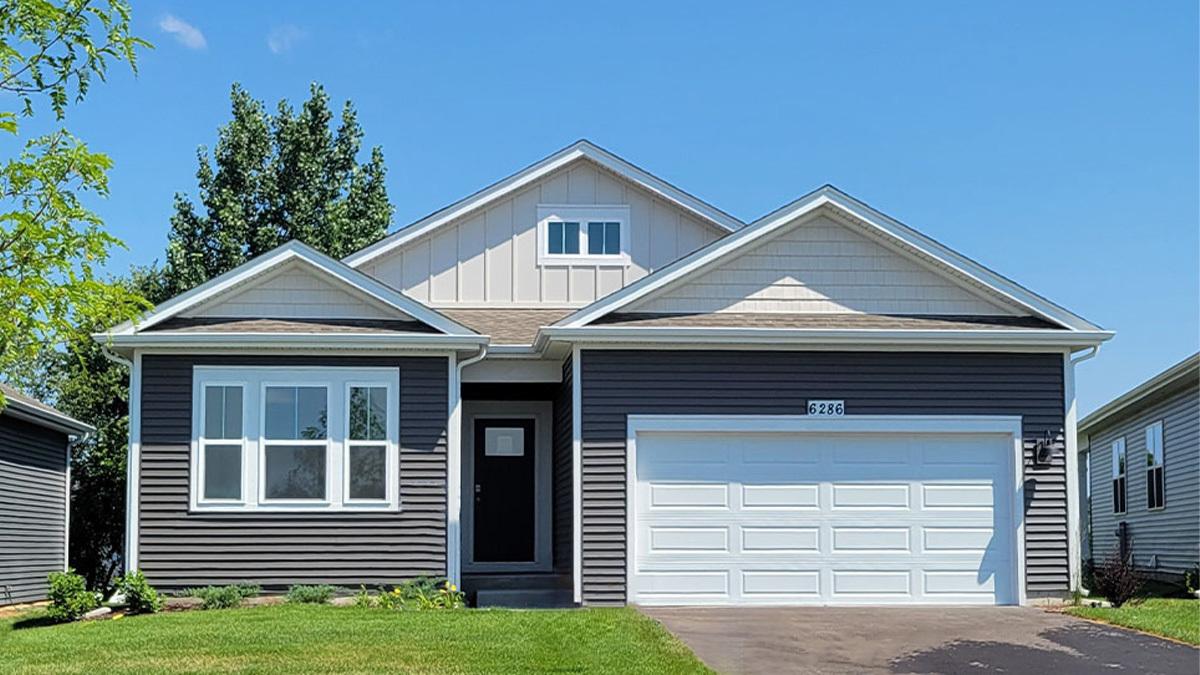 6286 Redwood Tr., Wonder Lake, IL 60097