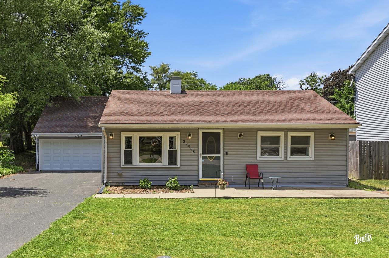32988 N Meadow Rd., Grayslake, IL 60030