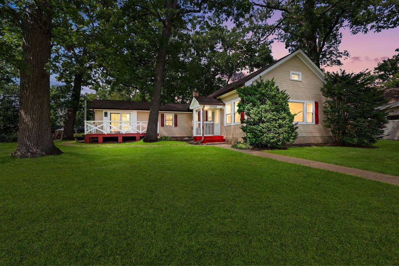 33945 N Prospect Dr., Grayslake, IL 60030