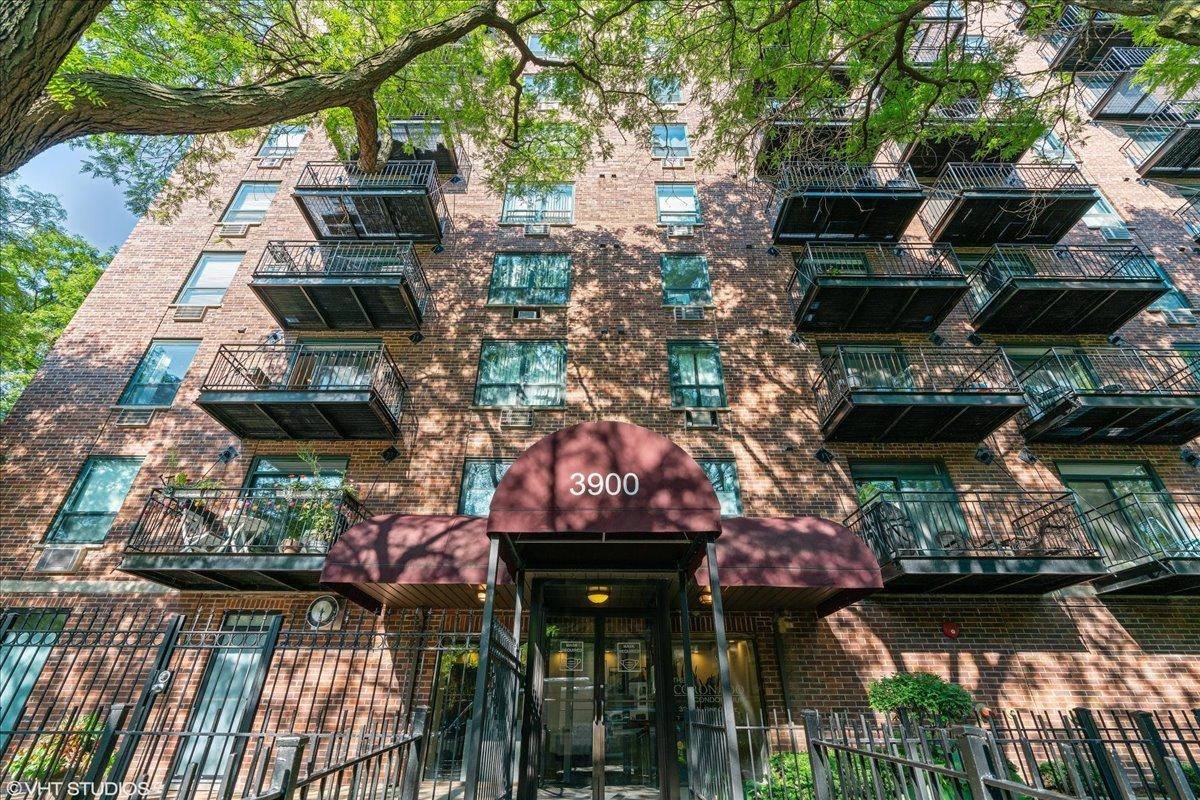 3900 N Pine Grove Ave. #209, Chicago, IL 60613