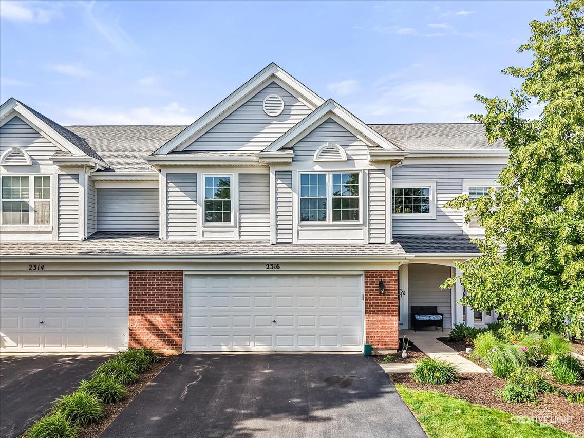 2316 Foxmoor Ln., Aurora, IL 60502