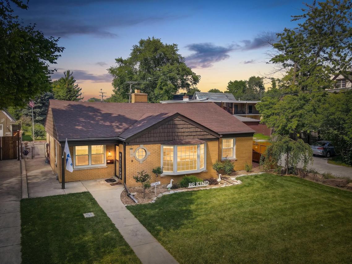 3210 W 97th St., Evergreen Park, IL 60805