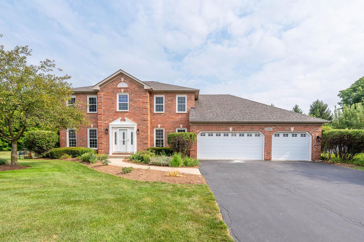 8N065 Secretariat Ct., St. Charles, IL 60175