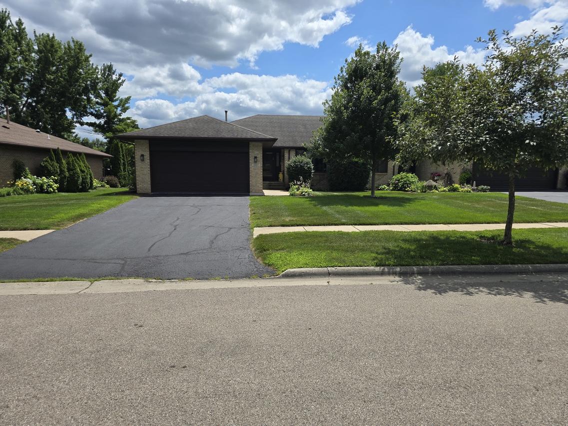 6667 Sandalwood, Rockford, IL 61108