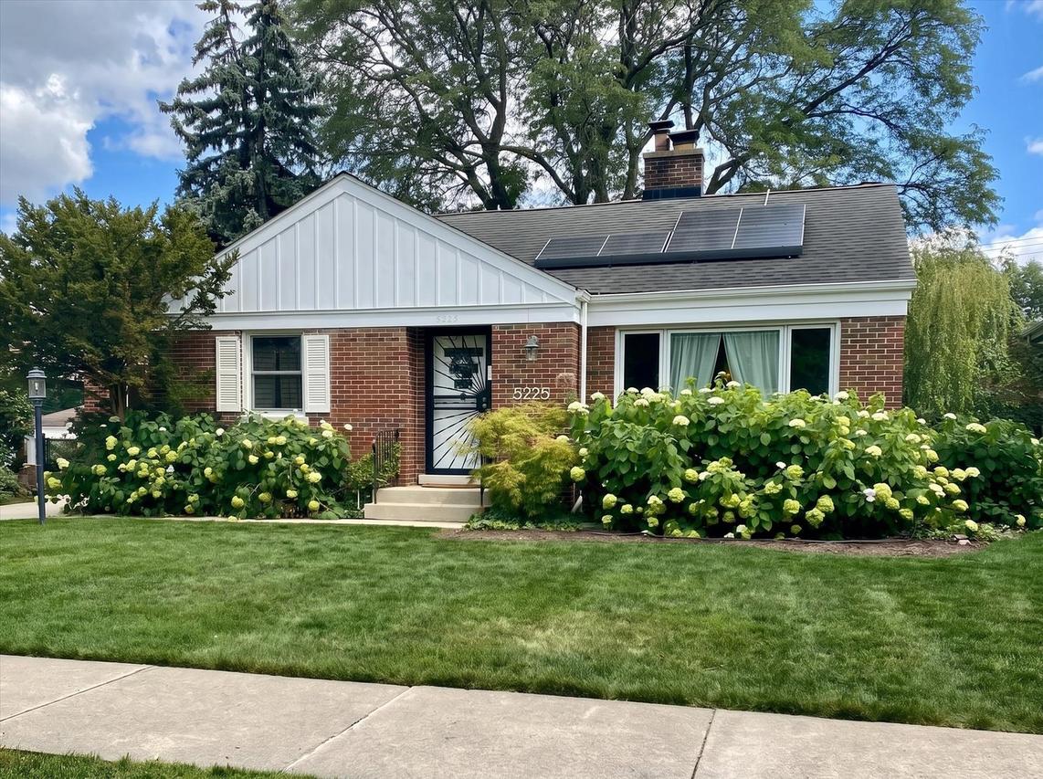 5225 Greenwood St., Skokie, IL 60077