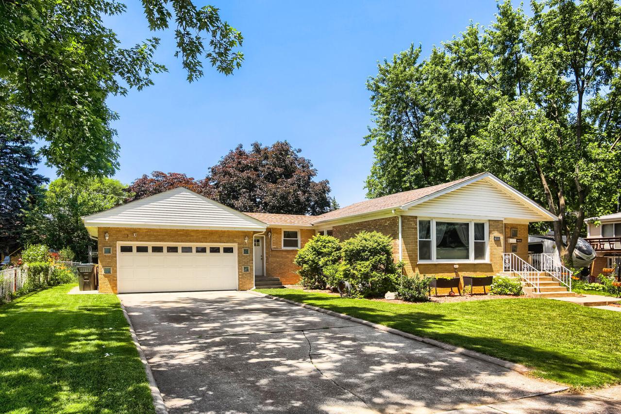 10636 Mason Ave., Chicago Ridge, IL 60415