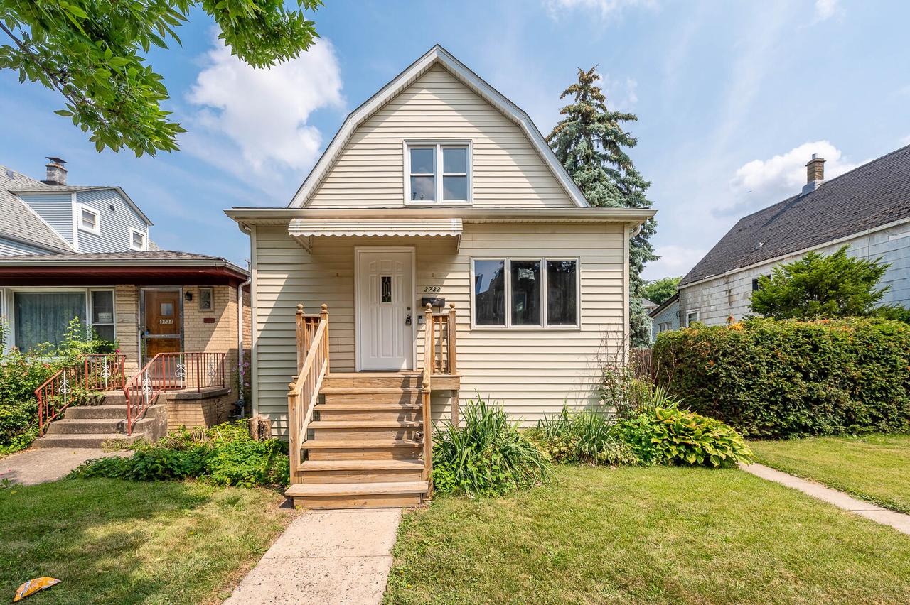 3732 W Addison St., Chicago, IL 60618