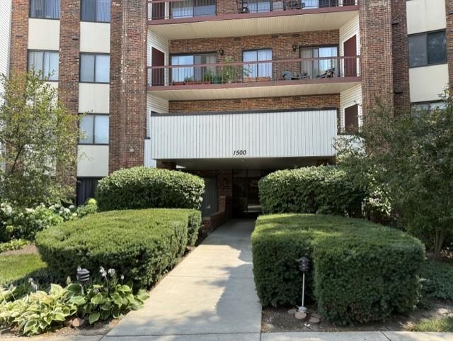 1500 Harbour Dr. #1S, Wheeling, IL 60090
