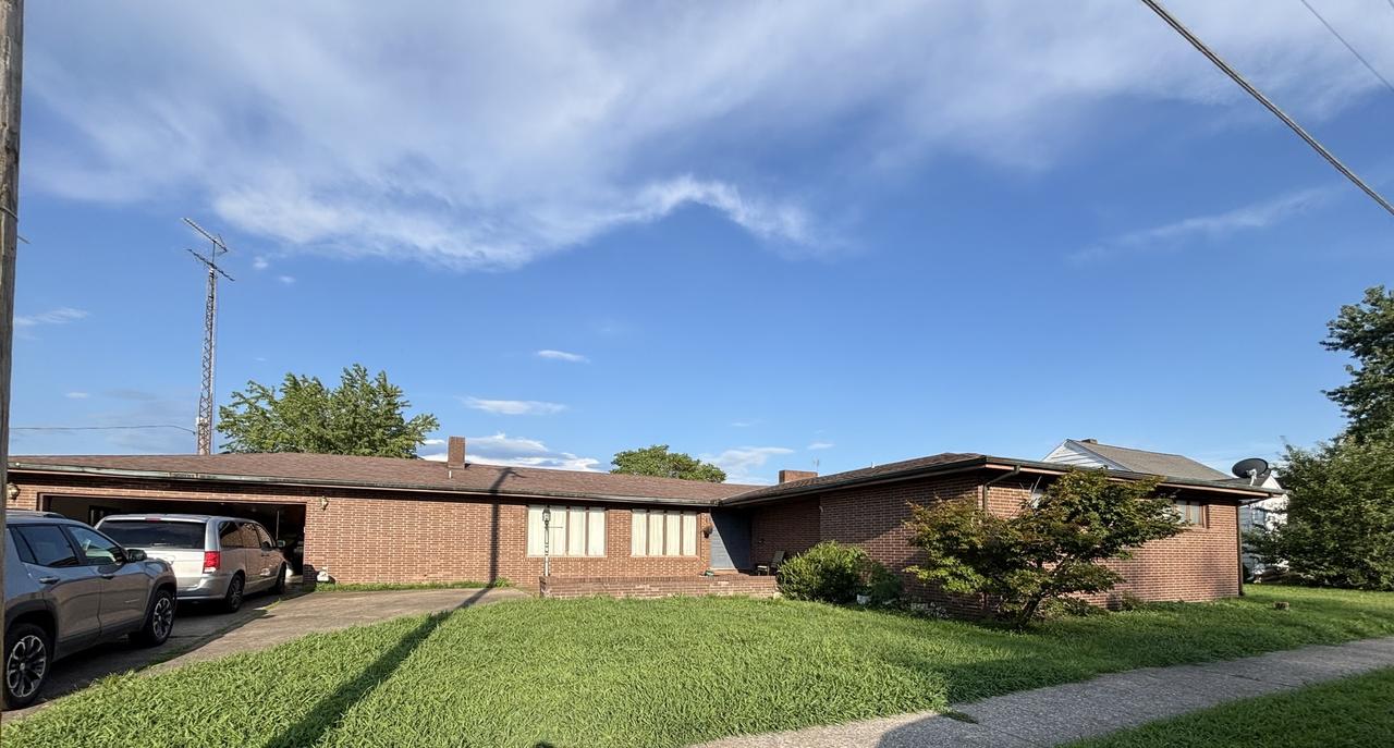 406 S Walnut St., Pinckneyville, IL 62274