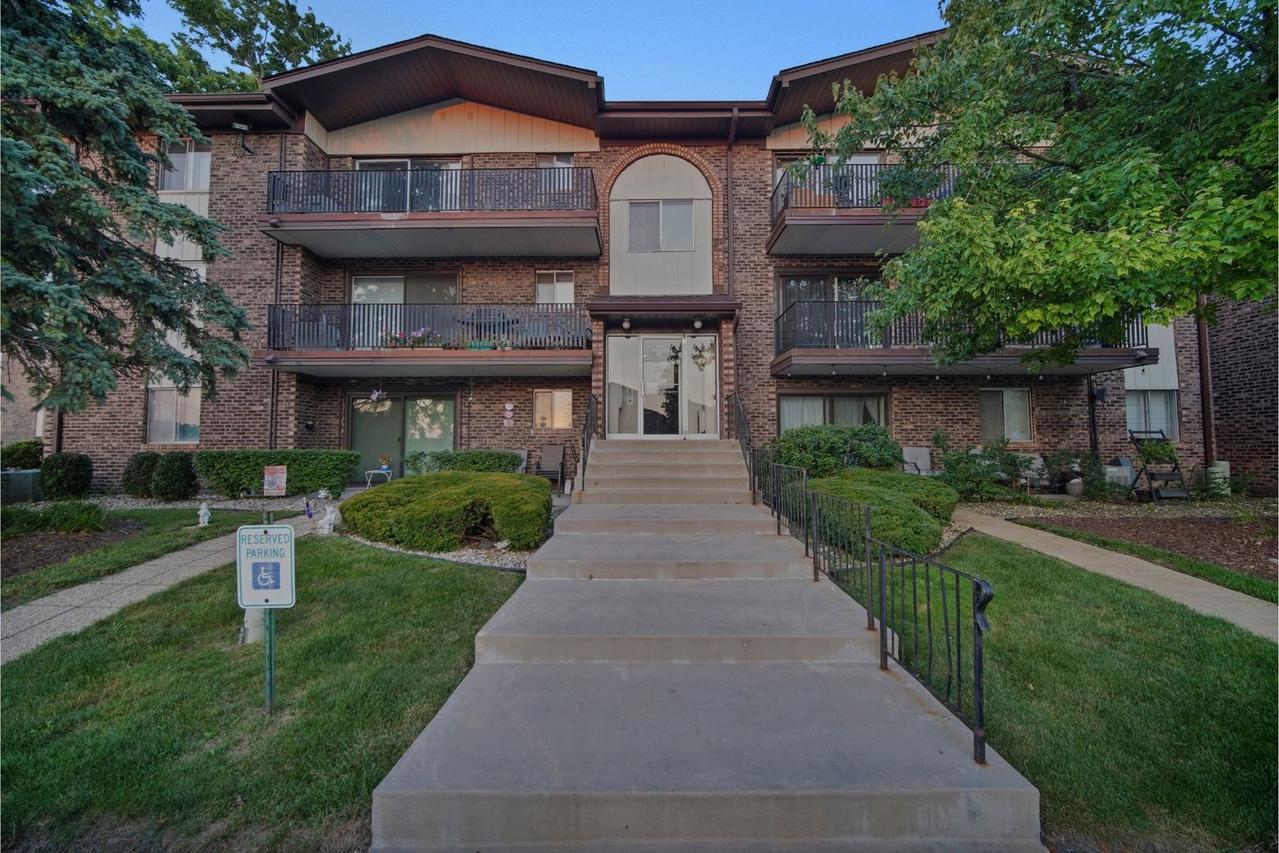 13911 James Dr. #1011, Crestwood, IL 60418