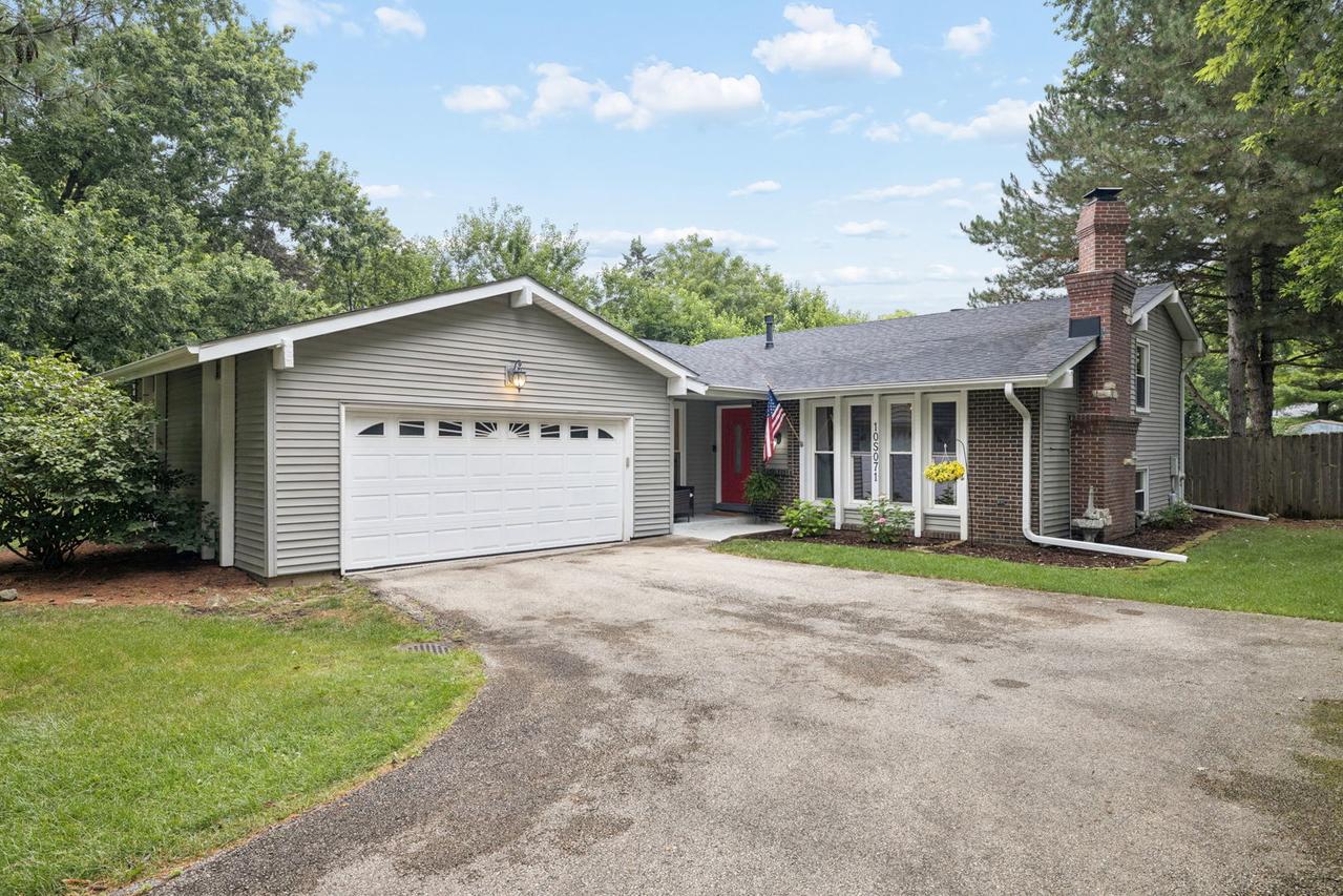 10S071 Ridge Rd., Naperville, IL 60565