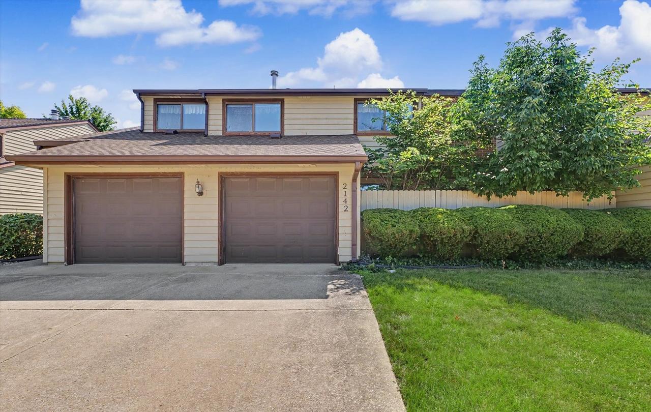2142 Harbortown Cir., Champaign, IL 61821
