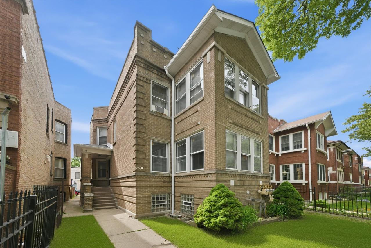 4918 N Monticello Ave., Chicago, IL 60625