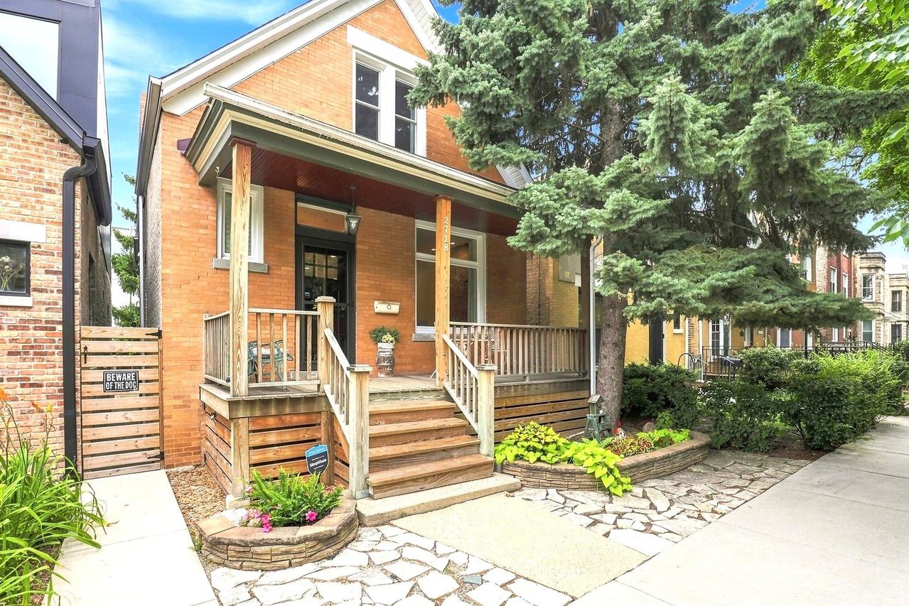 2718 N Richmond St., Chicago, IL 60647