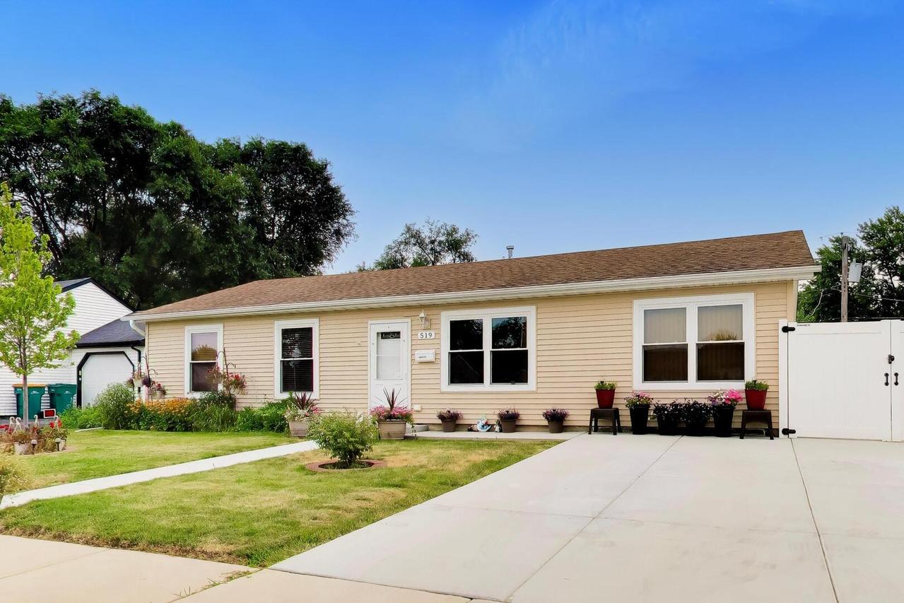 519 Kenyon Ave., Romeoville, IL 60446