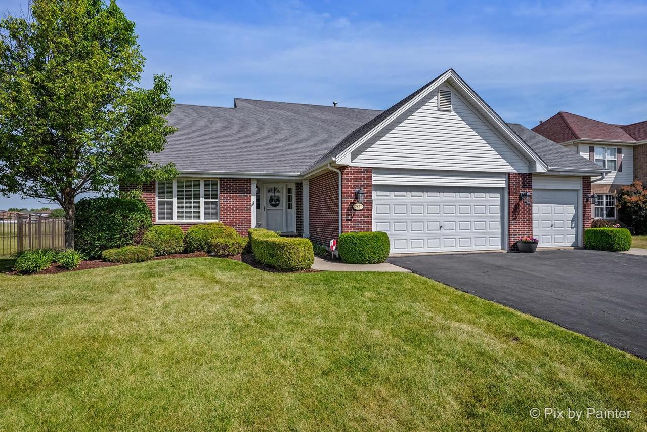 2827 Brett Dr., New Lenox, IL 60451