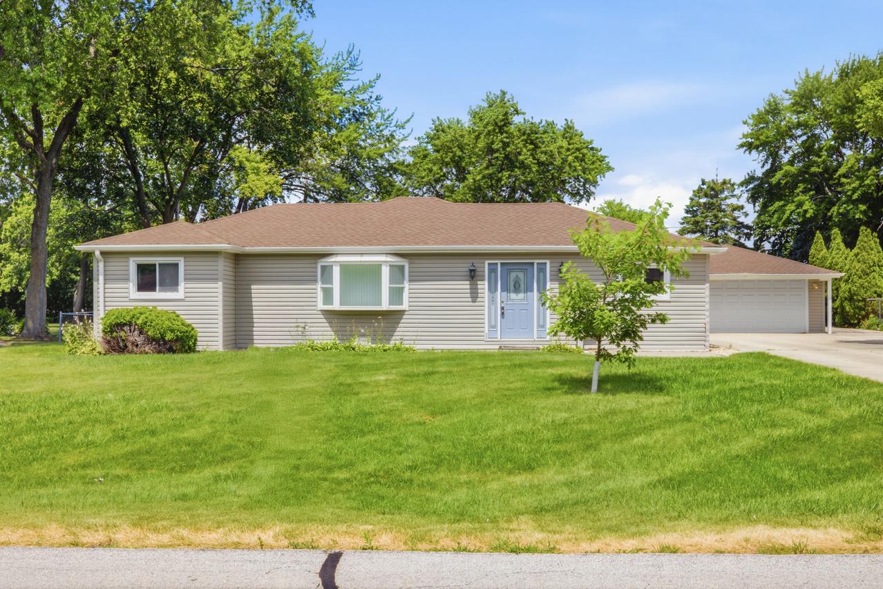 440 Aster Ln., Hoffman Estates, IL 60169