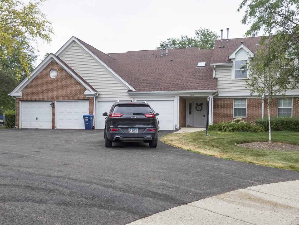 2814 Meadow Ln. #W1, Schaumburg, IL 60193