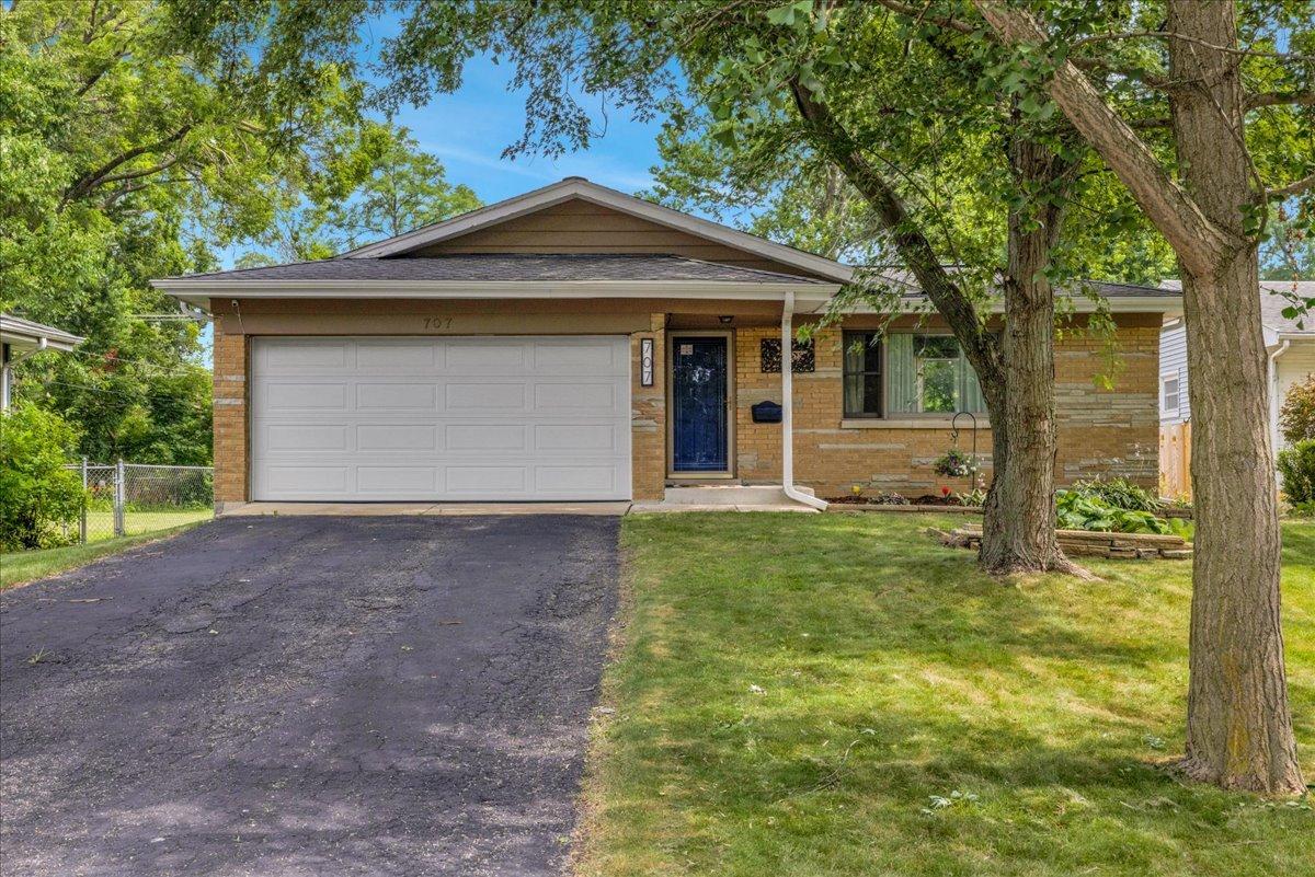 707 S Gables Blvd., Wheaton, IL 60189