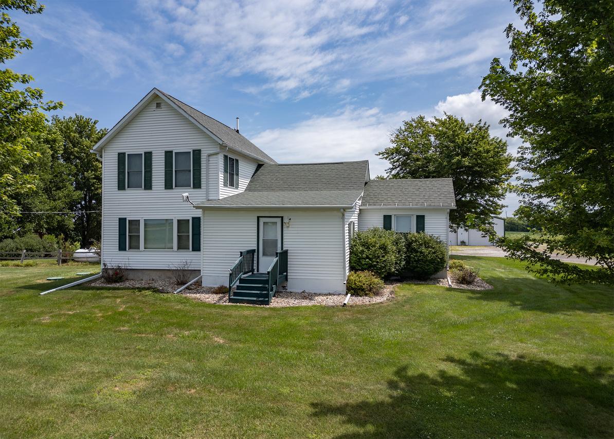 6888 E 1200th St., Cambridge, IL 61238