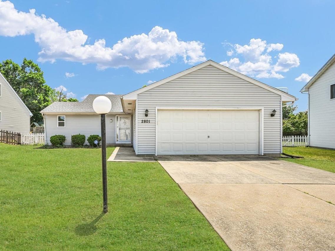 2801 Rachel Rd., Champaign, IL 61822