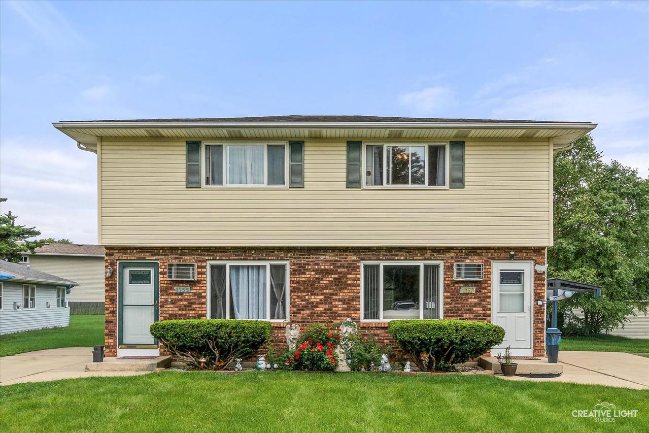 1153-1155 Burgundy Ln., Aurora, IL 60505