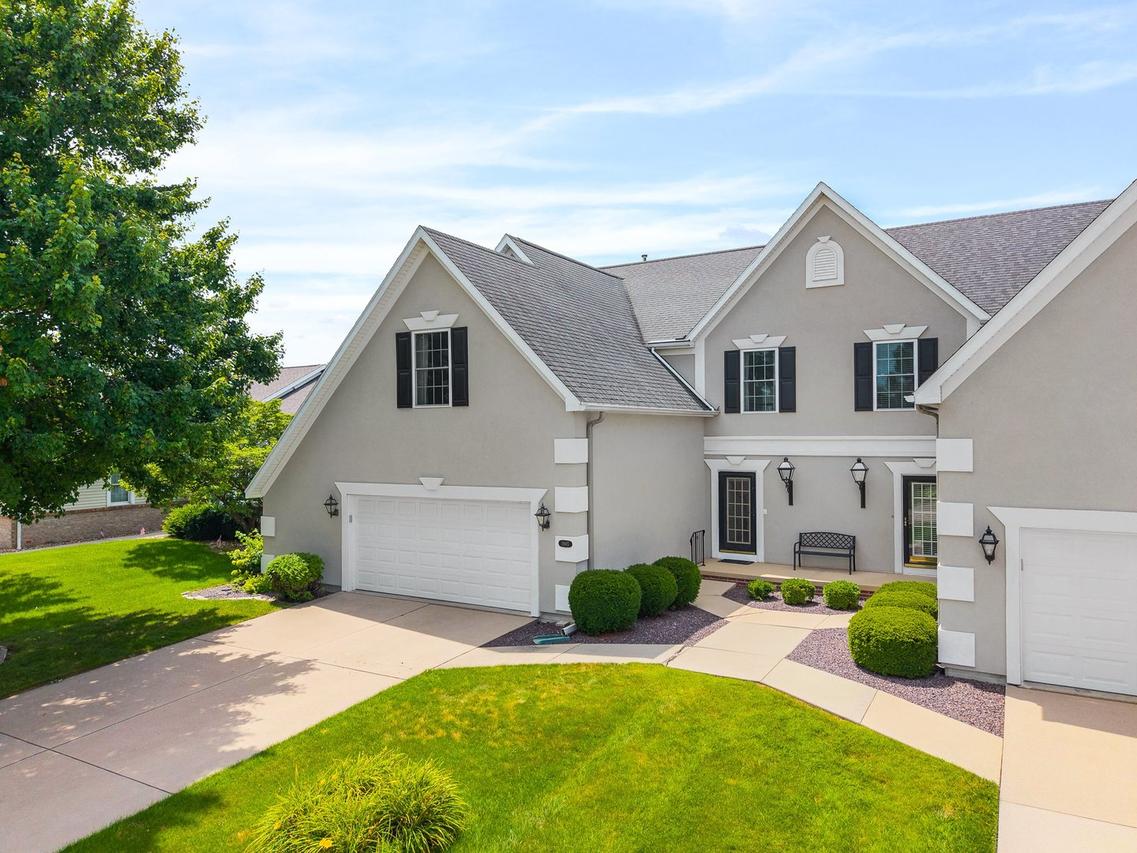 1905 Deer Cove Cc Ct., Normal, IL 61761