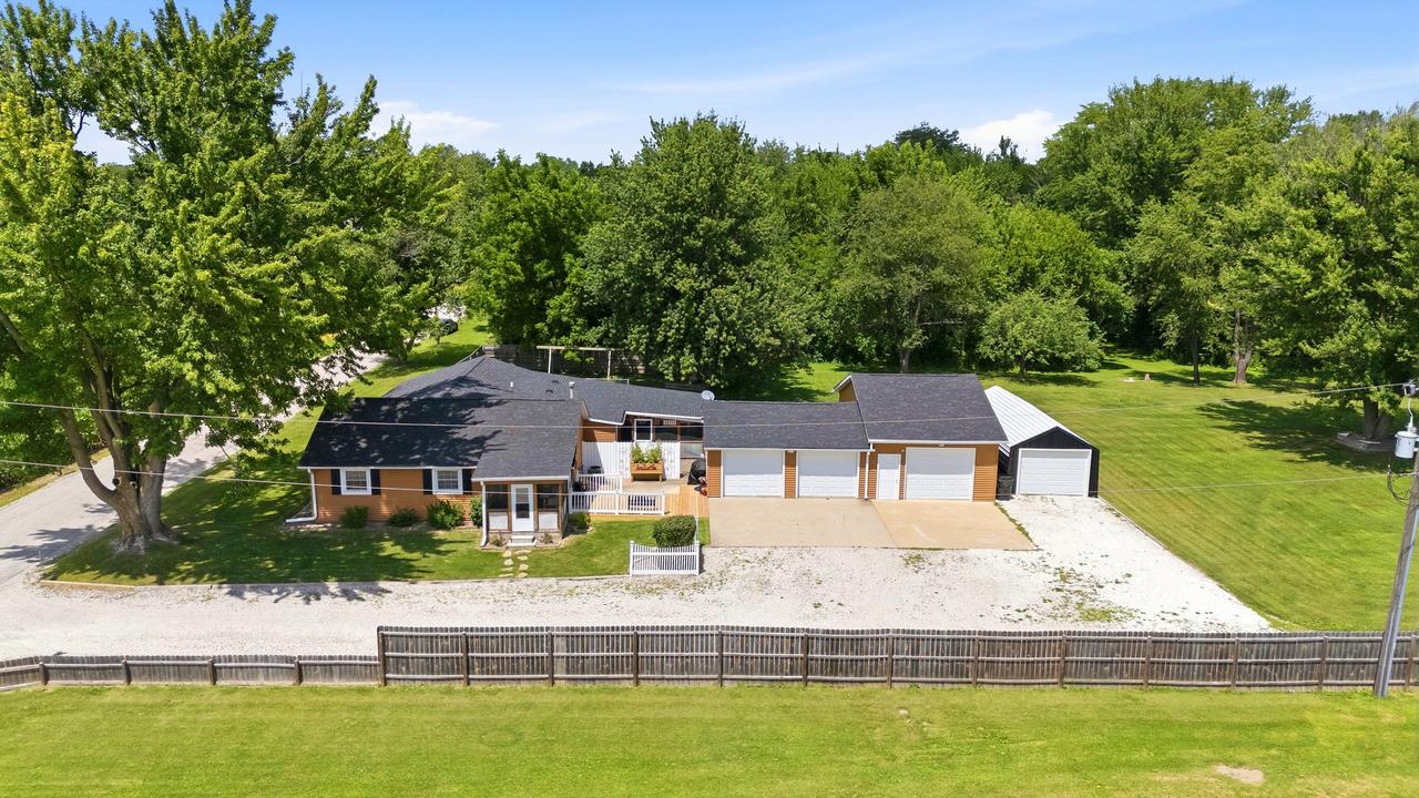 4223 193rd St., Port Byron, IL 61275