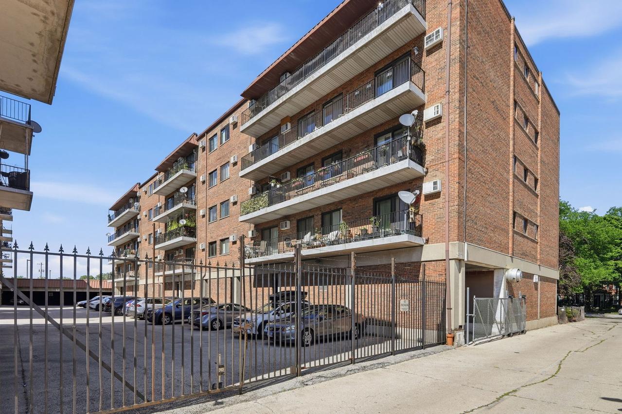 2320 N Nordica Ave. #410D, Chicago, IL 60707