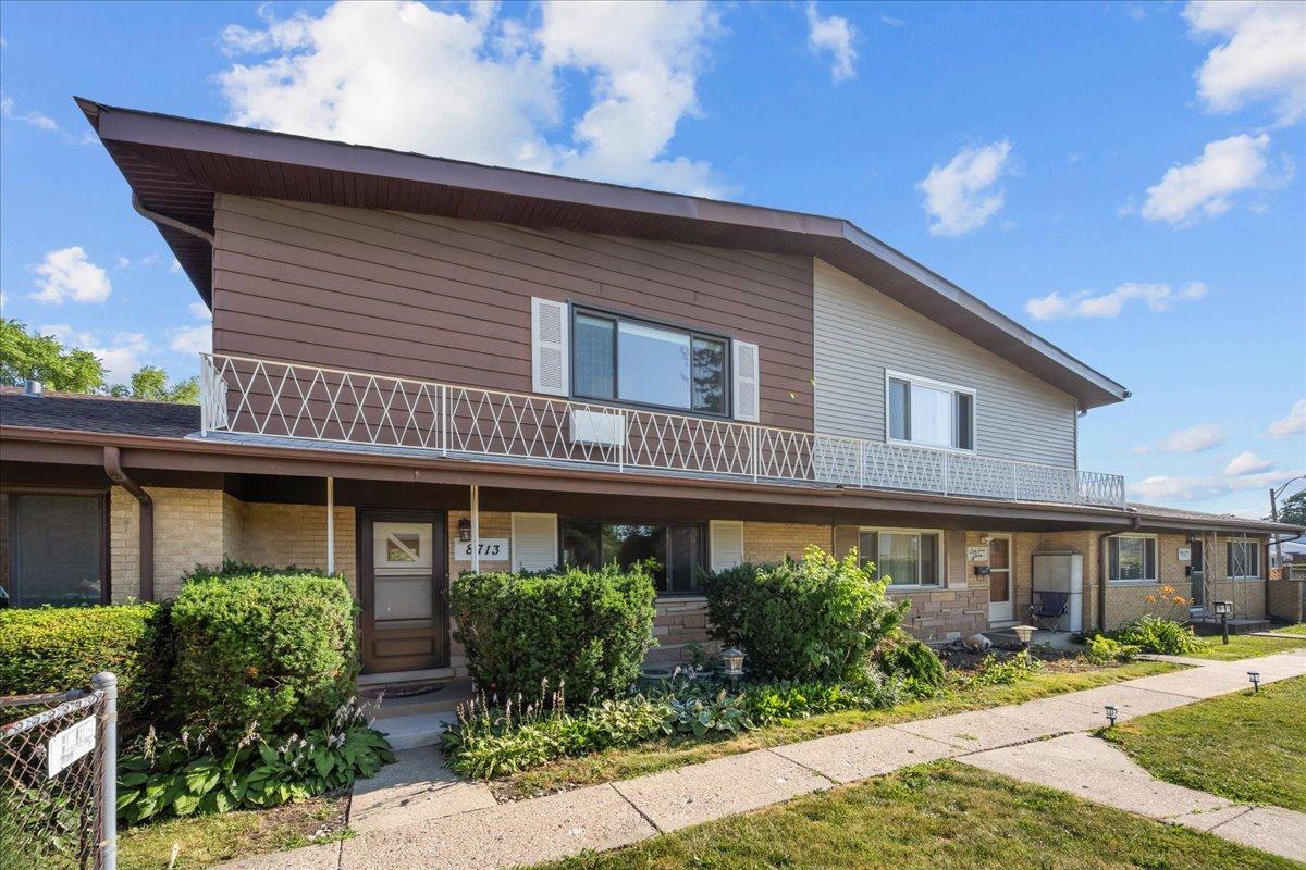 8713 N National Ave., Niles, IL 60714